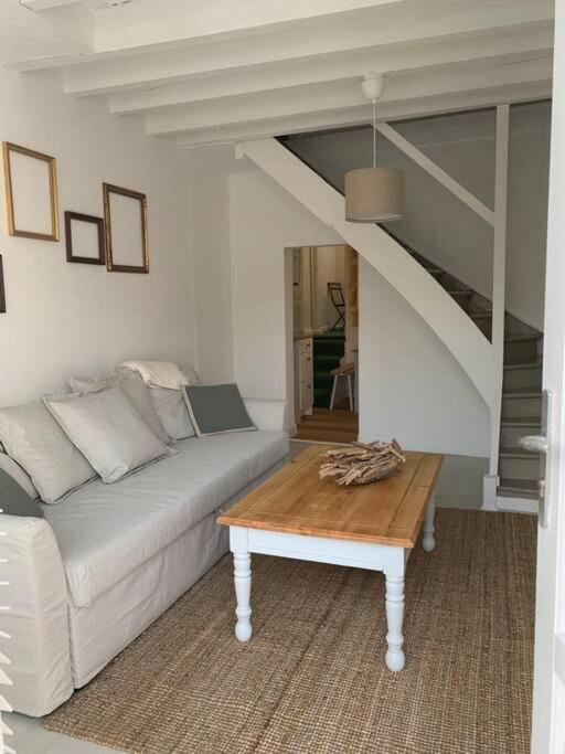 Gite La Petite Maison Guîtres Екстериор снимка